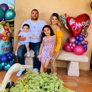 Meet your Posher, Perla